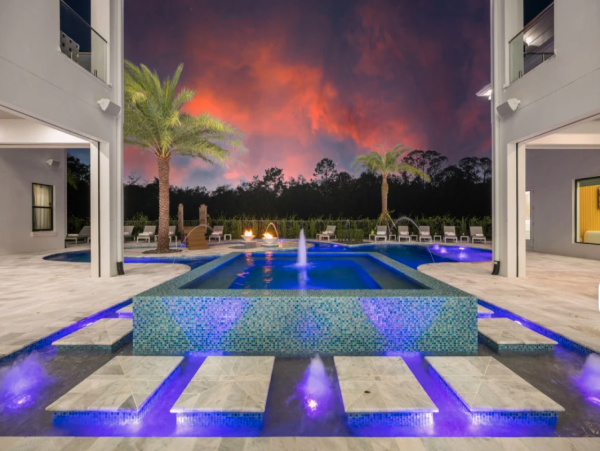 Luxurious 8-Bedroom Vacation Home in Orlando - Private Pool & Resort Amenities